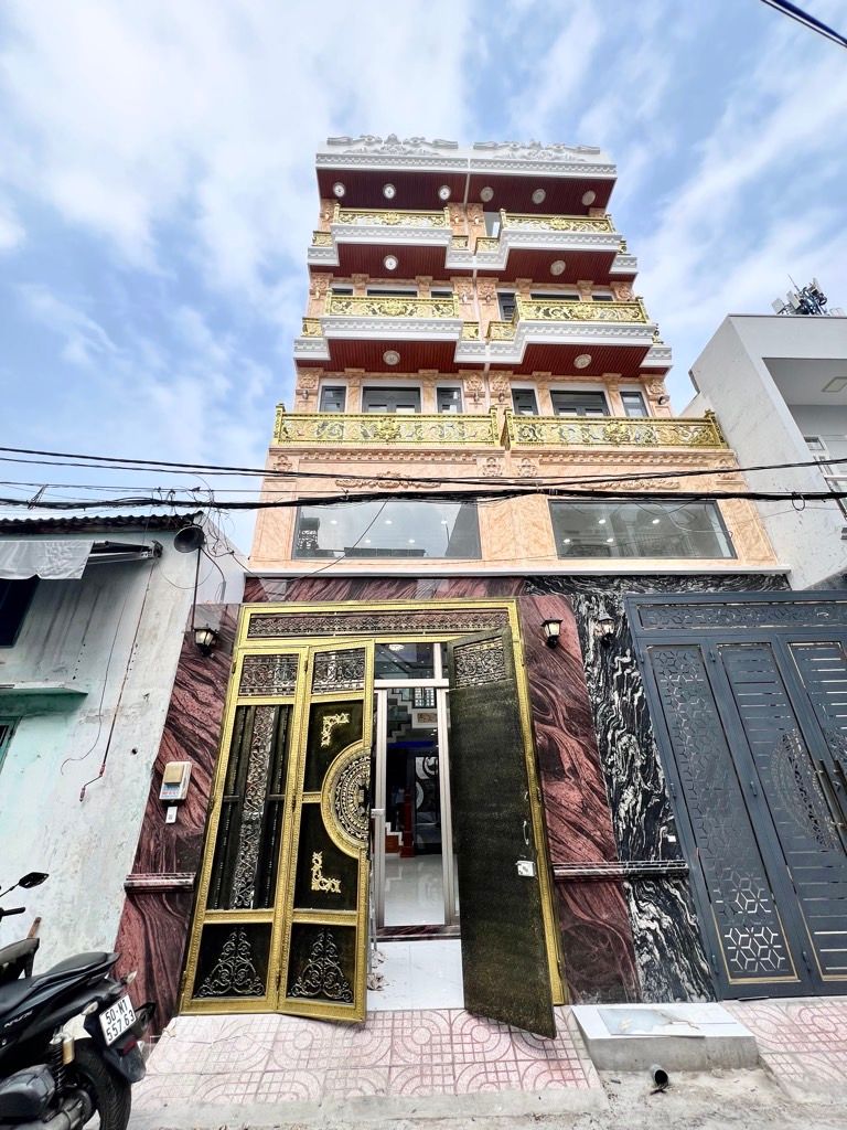 Продаётся дом, 4 спальни, 64 м², Bình Tân