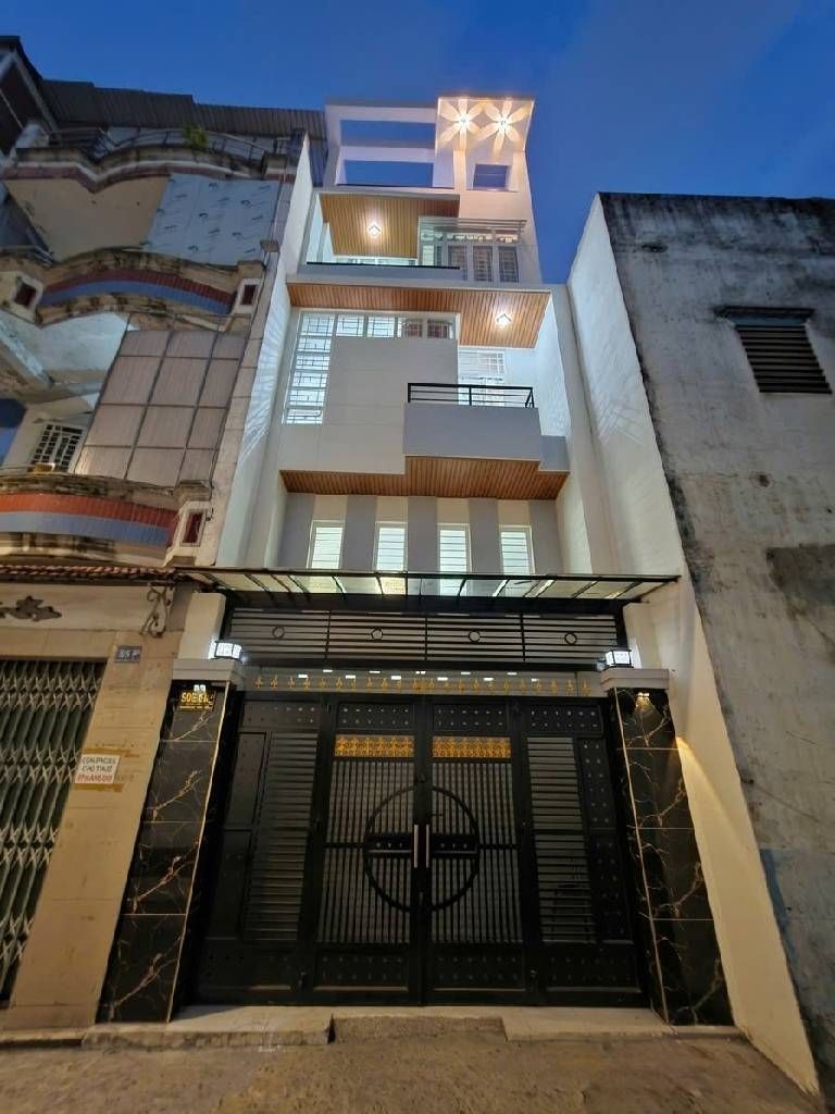 Продаётся дом, 4 спальни, 35 м², Quận 11