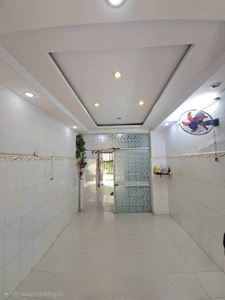 Продаётся дом, 4 спальни, 28 м², Tân Phú