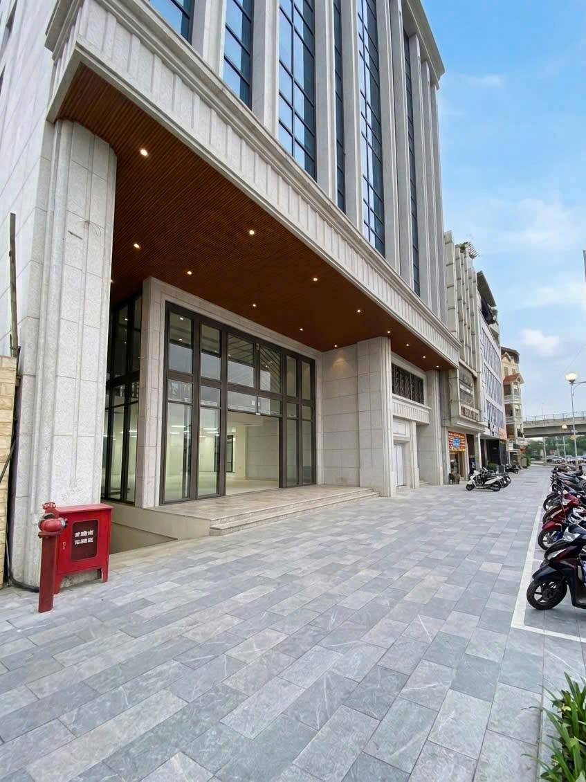 8-bedroom house for sale, 480 m², Long Biên
