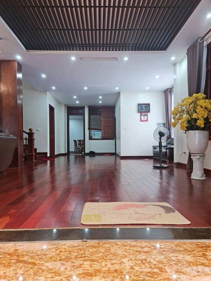 8-bedroom house for sale, 306 m², Hà Đông