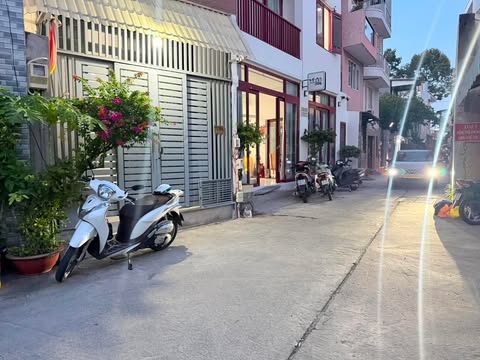 Продаётся дом, 4 спальни, 45 м², Quận 3
