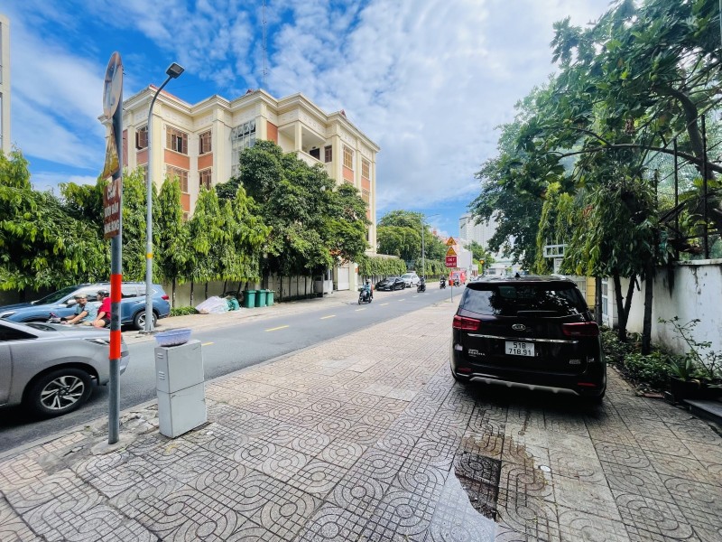 Bán nhà riêng, 5 PN, 28 m², Quận 3