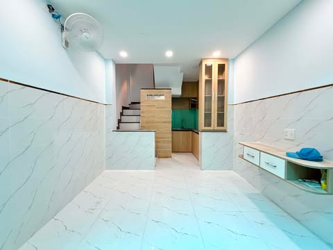 Продаётся дом, 3 спальни, 23 м², Bình Thạnh