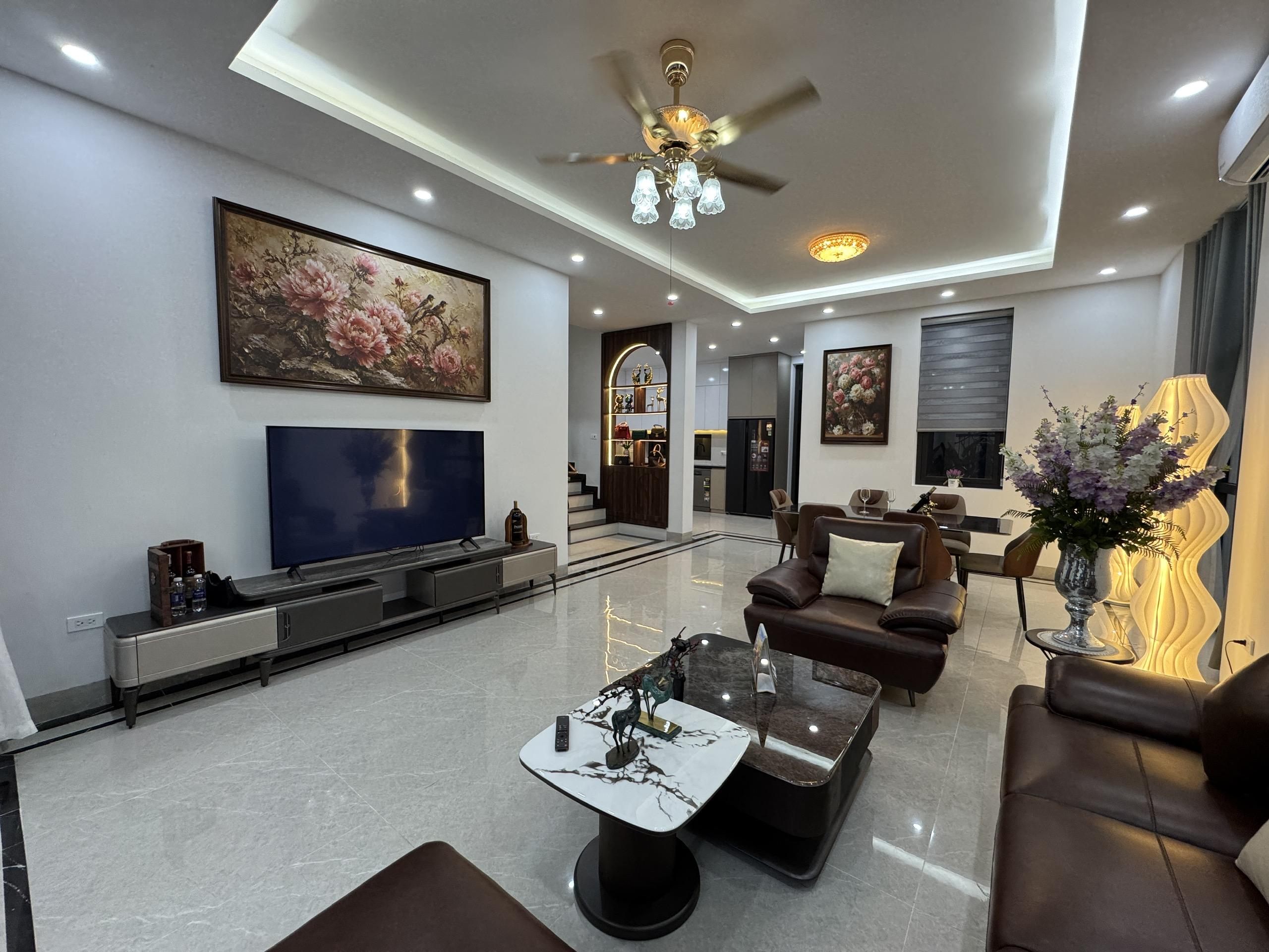 Продаётся дом, 5 спален, 182 м², Hà Đông