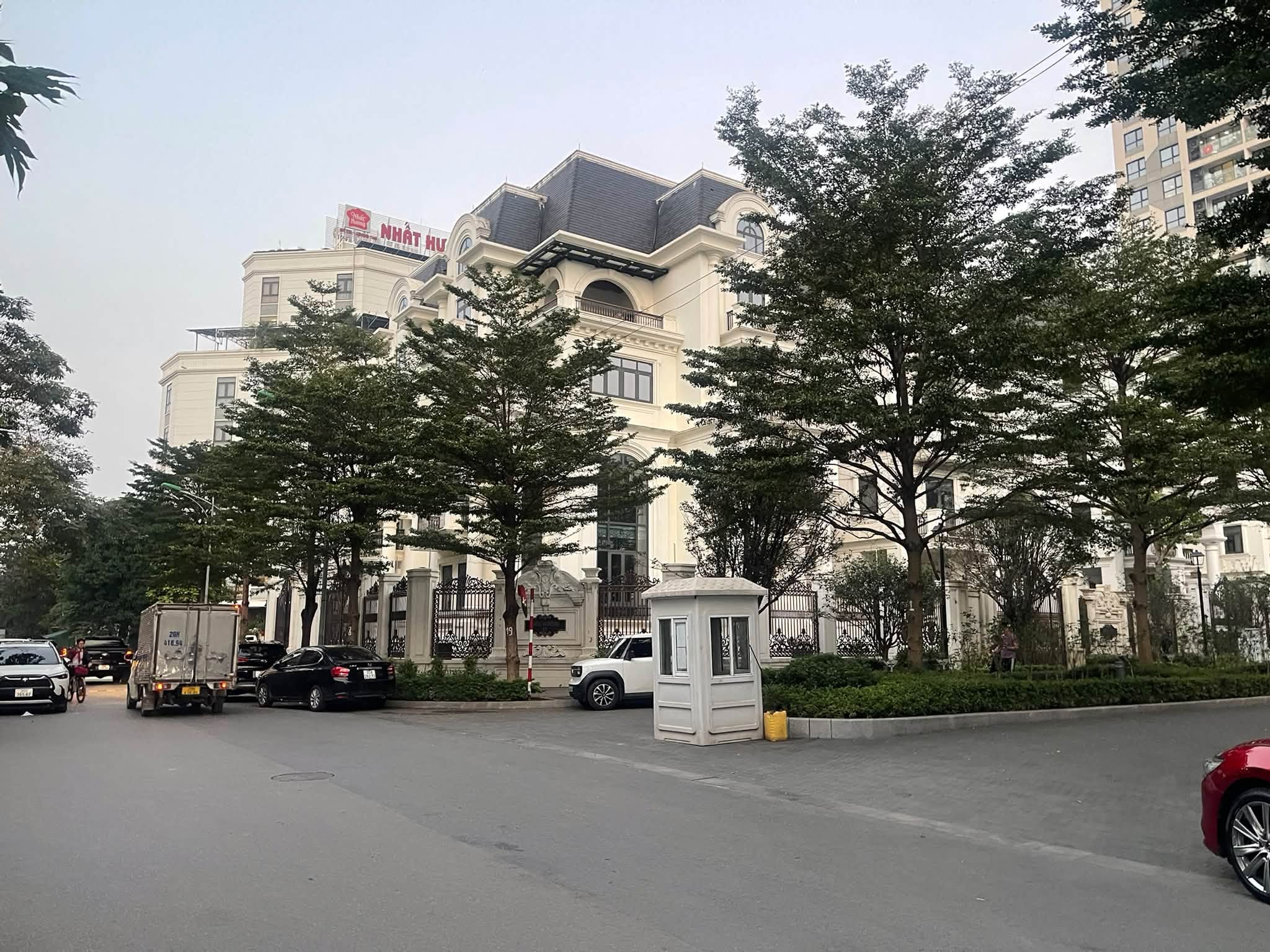 Продаётся дом, 4 спальни, 267 м², Nam Từ Liêm