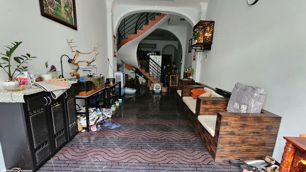 Bán nhà riêng, 5 PN, 61,3 m², Quận 3