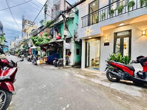 Продаётся дом, 2 спальни, 30 м², Bình Thạnh