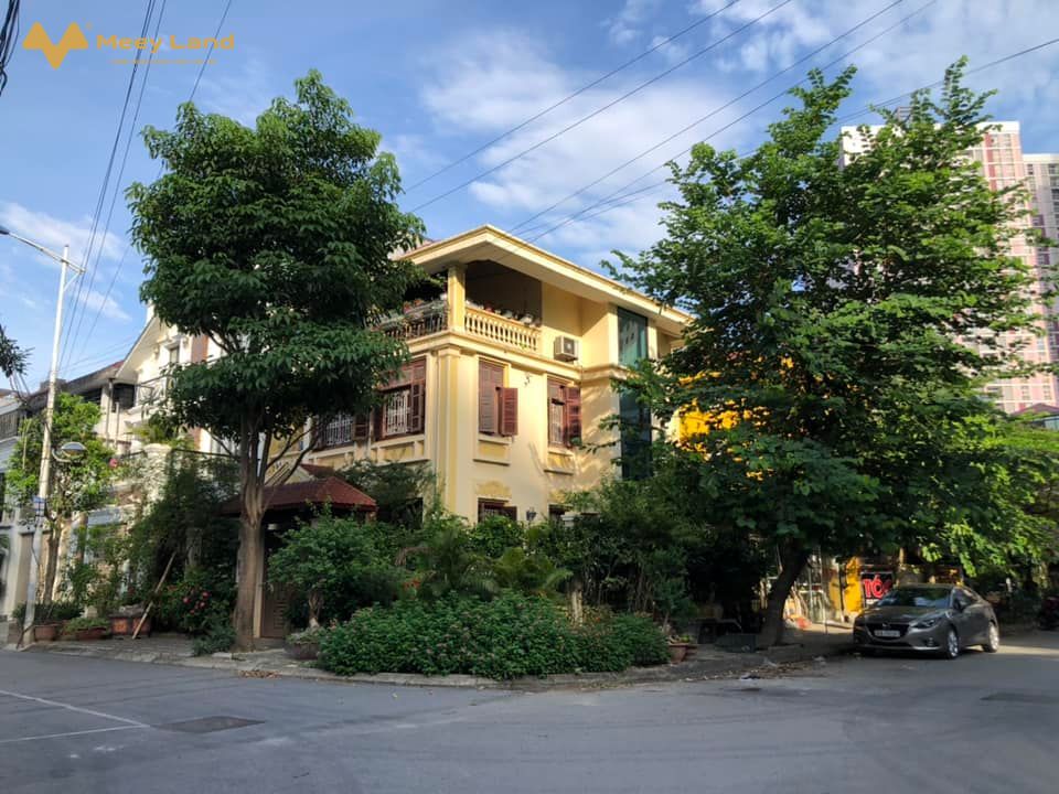 Продаётся дом, 4 спальни, 226 м², Hà Đông